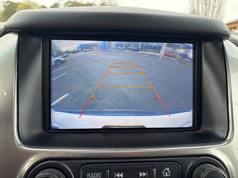 Used 2017 Chevrolet Suburban LT image 14