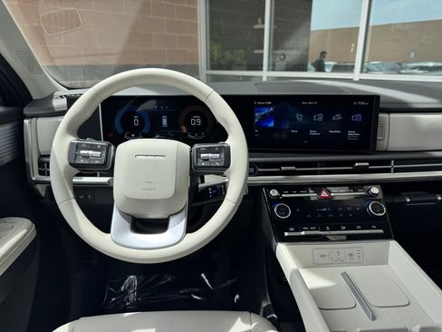 Used 2024 Hyundai Santa Fe SEL image 15