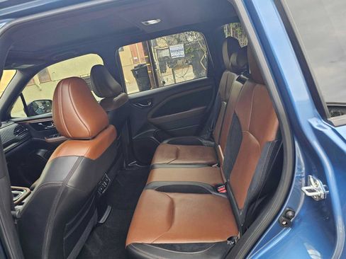 Certified 2025 Subaru Forester Touring w/ Popular Package - Touring AWD/4WD image 18
