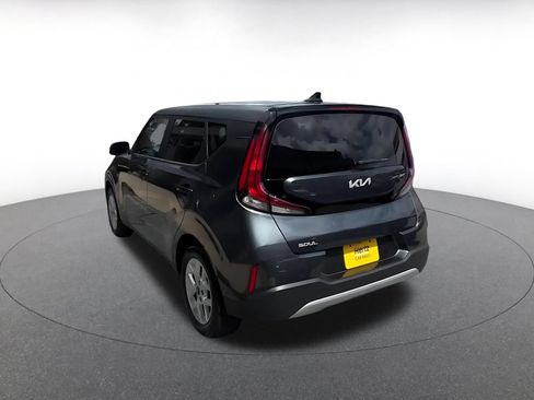 Used 2025 Kia Soul LX w/ LX Technology Package FWD image 11
