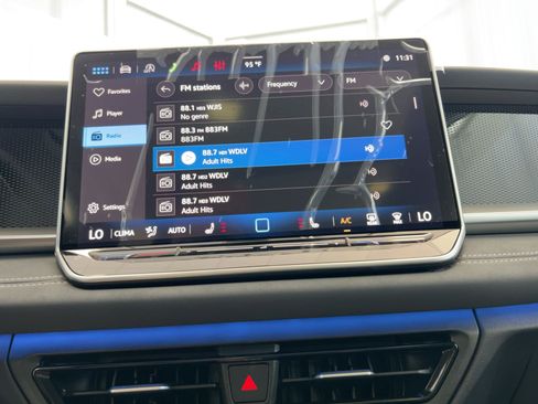 New 2026 Volkswagen Tiguan SE image 24