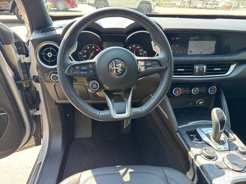 Used 2023 Alfa Romeo Stelvio Sprint AWD/4WD image 17