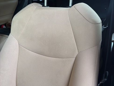 Used 2022 Toyota RAV4 LE image 5