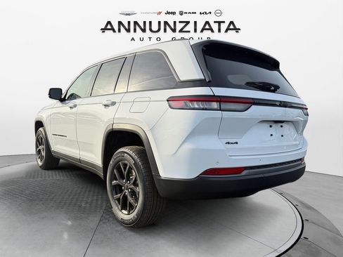 New 2026 Jeep Grand Cherokee Altitude image 3