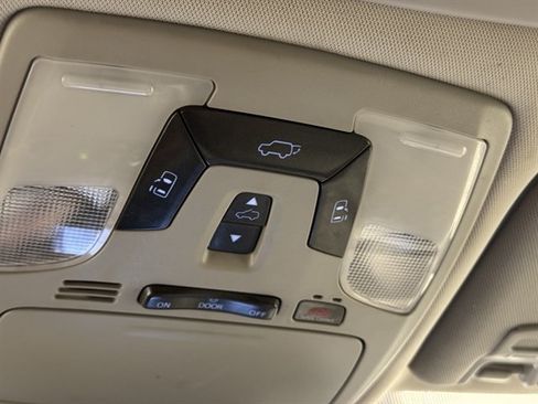 Used 2020 Toyota Sienna XLE Premium FWD image 37