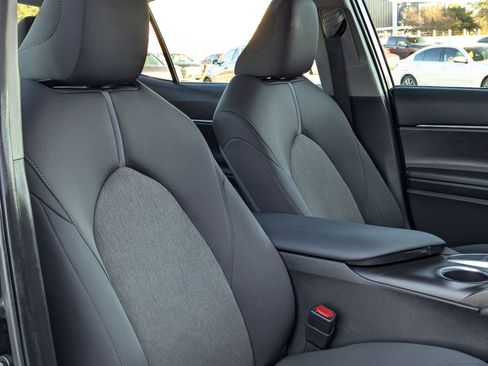 Used 2022 Toyota Camry LE image 24
