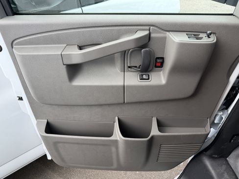 New 2026 Chevrolet Express 2500 w/ Driver Convenience Package RWD image 9