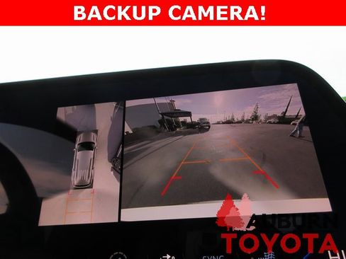 Used 2025 Chevrolet Traverse LT w/ Midnight/Sport Edition image 23