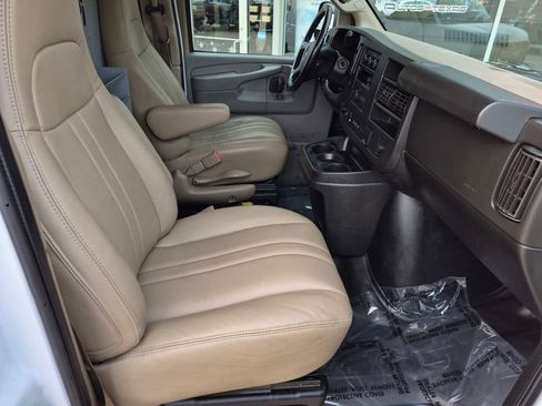 Used 2020 Chevrolet Express 3500 w/ Driver Convenience Package image 18