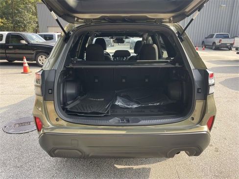 Used 2025 Subaru Forester Premium w/ Convenience Package #1 image 4