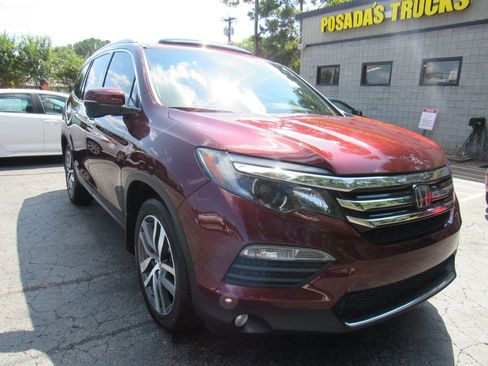 Used 2018 Honda Pilot Touring image 2