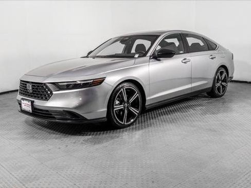 Used 2023 Honda Accord Sport image 2