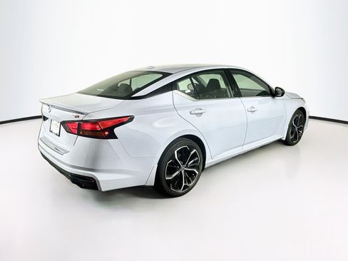 Used 2023 Nissan Altima 2.5 SR FWD image 9