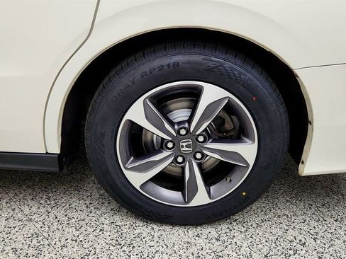 Used 2019 Honda Odyssey EX image 9