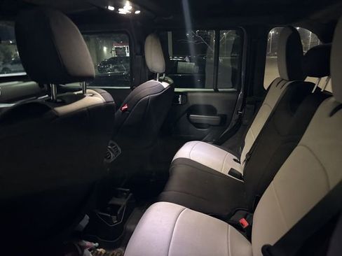 Used 2020 Jeep Wrangler Unlimited Sport image 15