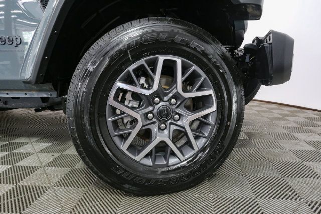 Used 2026 Jeep Wrangler Unlimited Sahara AWD/4WD image 15