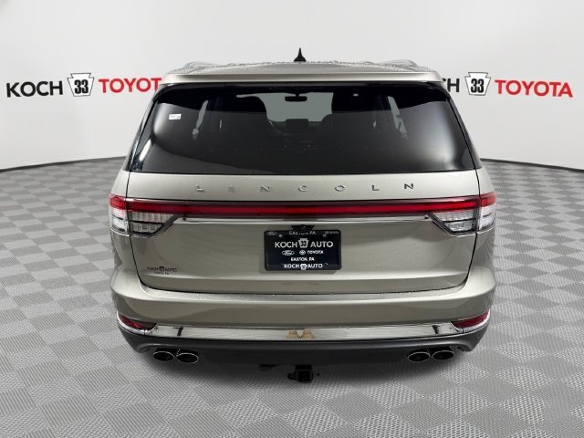 Used 2023 Lincoln Aviator Reserve w/ Equipment Group 201A AWD/4WD image 7