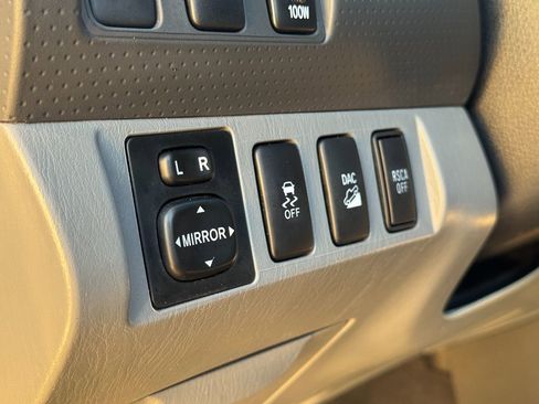 Used 2012 Toyota Tacoma 4x4 Double Cab image 31