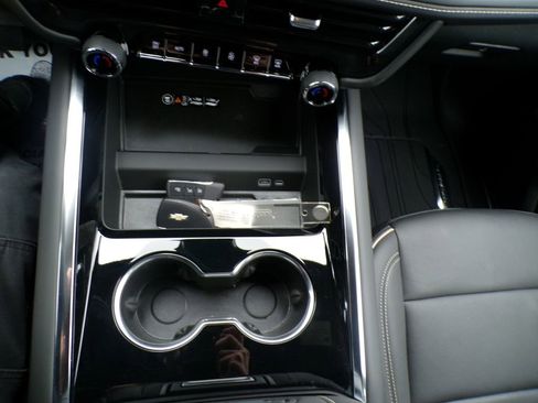 Used 2025 Chevrolet Tahoe Premier image 26