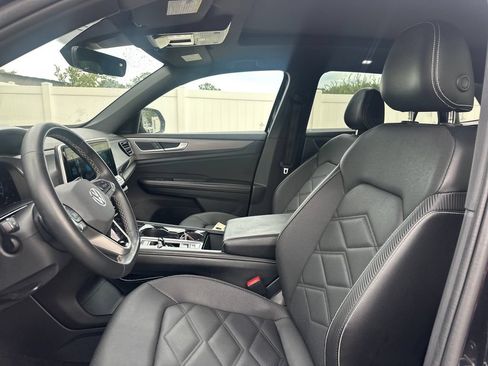 Used 2024 Volkswagen Atlas Cross Sport SE w/ Panoramic Sunroof Package AWD/4WD image 38