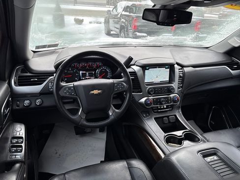 Used 2016 Chevrolet Suburban LT image 11
