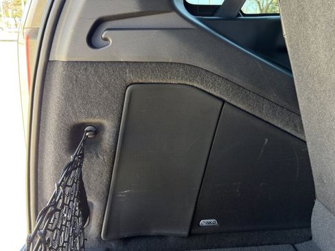 Used 2023 Cadillac Escalade Premium Luxury image 30