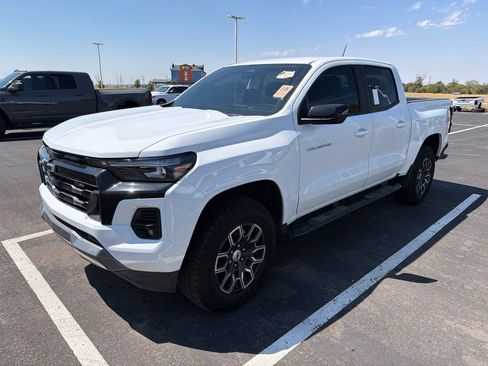 Used 2024 Chevrolet Colorado Z71 AWD/4WD image 4