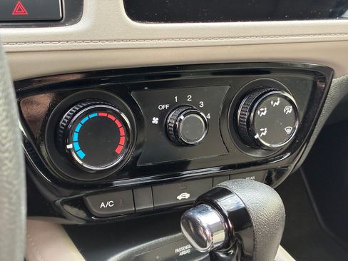 Used 2018 Honda HR-V LX image 33