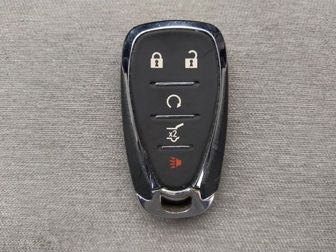 Used 2023 Chevrolet Equinox LT image 32