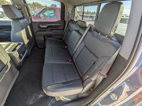 Used 2024 GMC Sierra 1500 SLT w/ SLT Convenience Package AWD/4WD image 17