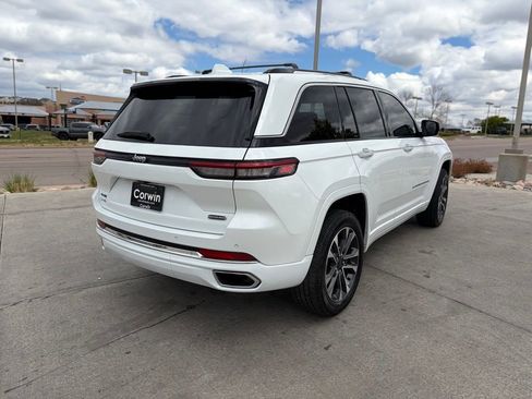 Used 2022 Jeep Grand Cherokee Overland AWD/4WD image 8