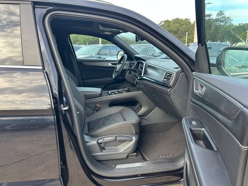 Certified 2024 Volkswagen Atlas Cross Sport SE w/ Panoramic Sunroof Package FWD image 35