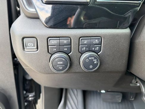 Used 2024 Chevrolet Silverado 1500 LT AWD/4WD image 21