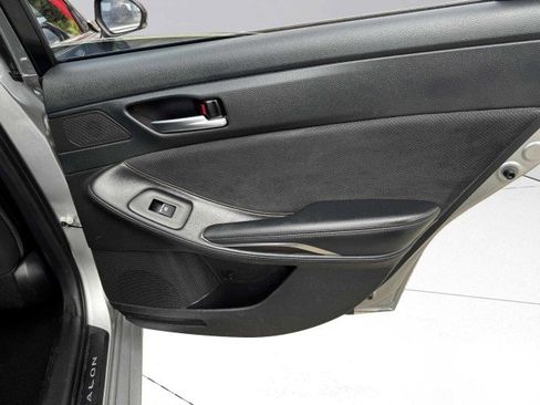 Used 2019 Toyota Avalon XSE image 46