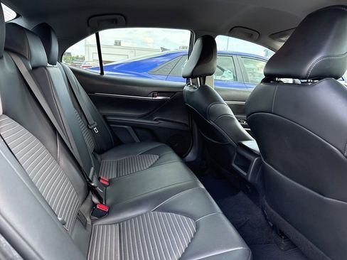 Used 2021 Toyota Camry SE FWD image 12