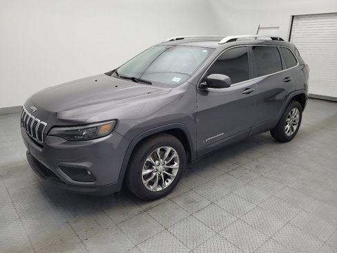 Used 2019 Jeep Cherokee Latitude Plus FWD image 2
