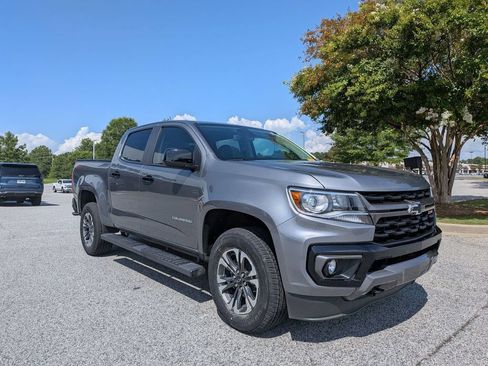 Used 2021 Chevrolet Colorado Z71 w/ Safety Package AWD/4WD image 2
