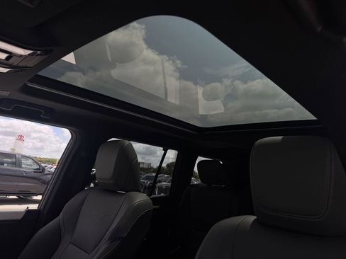 Used 2024 Lexus GX 550 w/ Accessory Package (2T) image 25