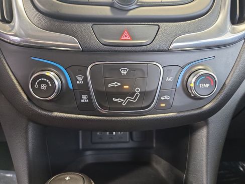Used 2019 Chevrolet Equinox LT FWD image 23