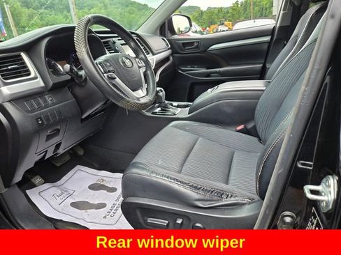 Used 2015 Toyota Highlander Plus FWD image 11