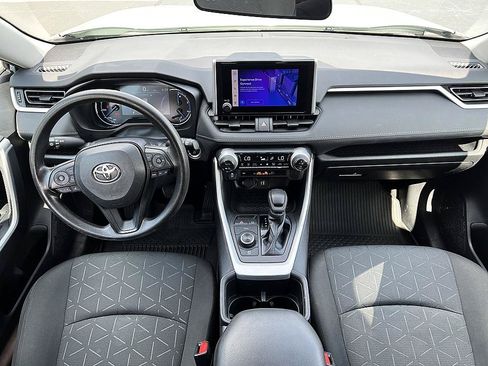 Used 2023 Toyota RAV4 XLE AWD/4WD image 18