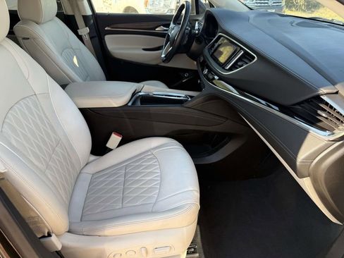 Used 2023 Buick Enclave Avenir w/ Avenir Technology Package image 27