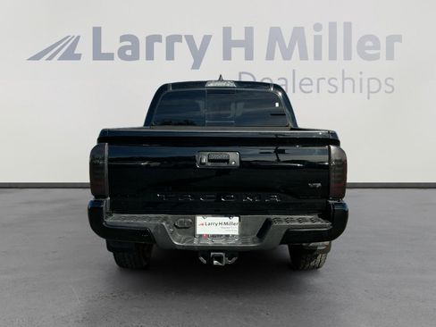 Used 2023 Toyota Tacoma TRD Sport image 4