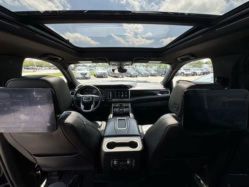 Used 2021 GMC Yukon XL Denali w/ Denali Premium Package AWD/4WD image 21
