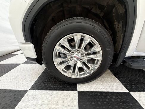 Used 2024 GMC Sierra 1500 Denali AWD/4WD image 12