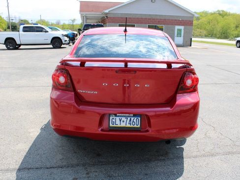 Used 2013 Dodge Avenger SXT w/ Blacktop Pkg FWD image 4
