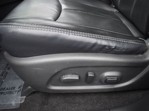 Used 2017 Nissan Pathfinder Platinum w/ Cargo Package image 11