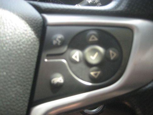 Used 2022 GMC Terrain SLE w/ Driver Convenience Package FWD image 26
