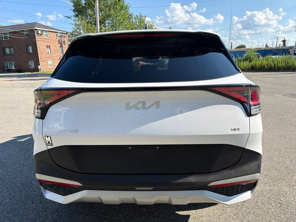 Certified 2024 Kia Sportage EX AWD/4WD image 6