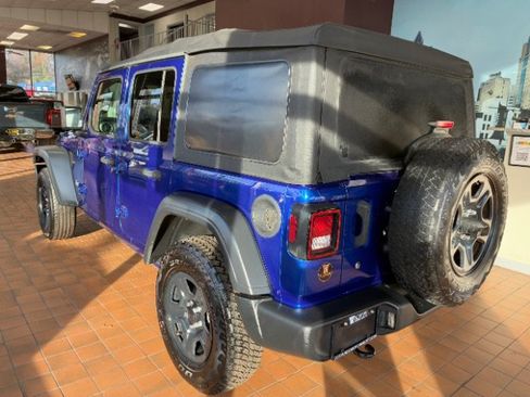 Used 2018 Jeep Wrangler Unlimited Sport AWD/4WD image 6